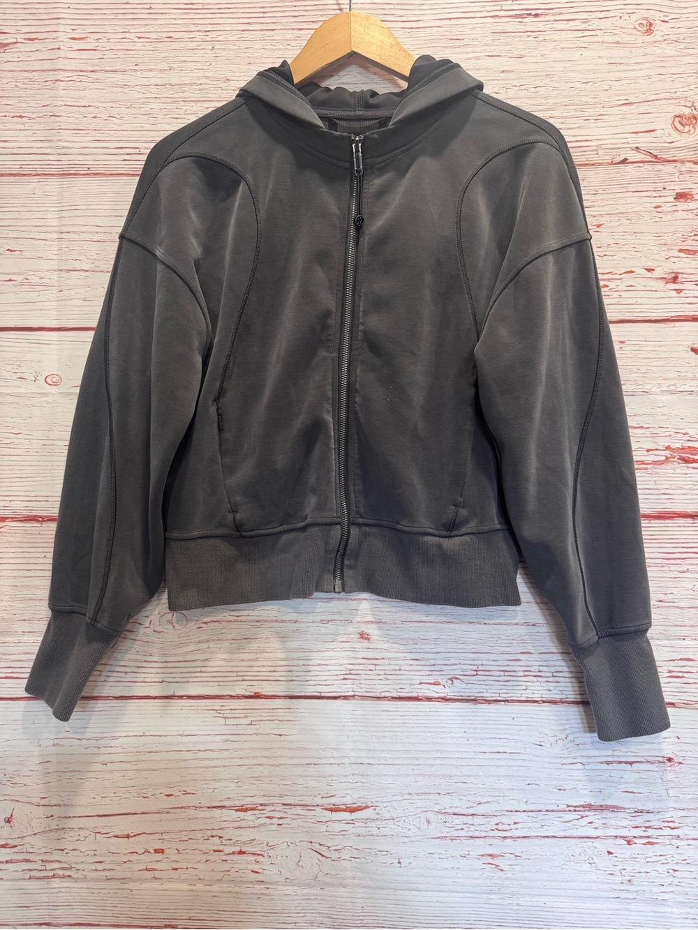 Lululemon Softstreme Pocketed Hoodie in Graphite Grey Sz 4